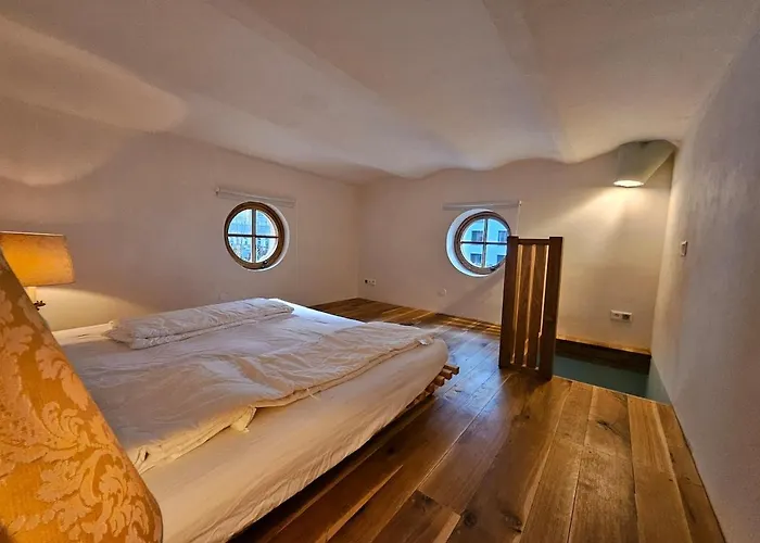 Bijou House In A Private Garden! Prag