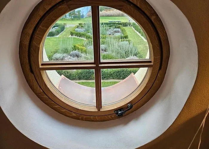 Bijou House In A Private Garden!