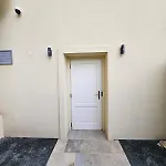 Apartment Bijou House In A Private Garden! Prague