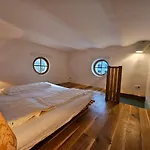 Bijou House In A Private Garden! Prague