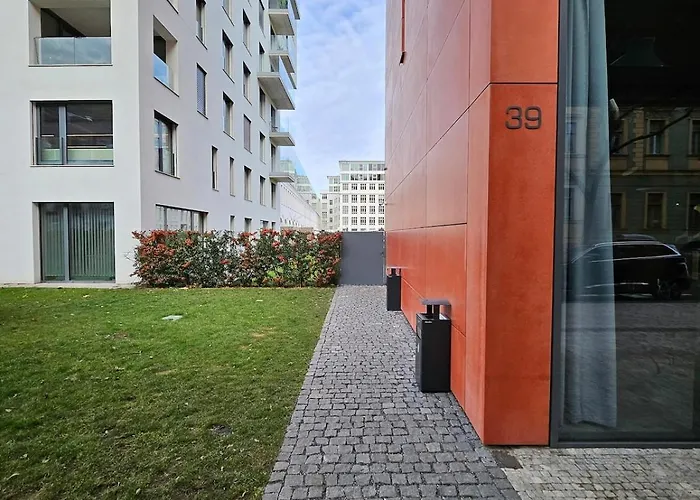 דירה Bijou House In A Private Garden!